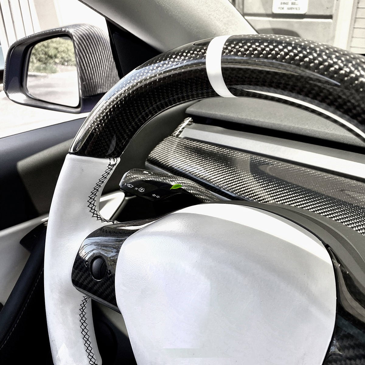 Custom Round Carbon Fiber Steering wheel for Tesla Model 3 / Y