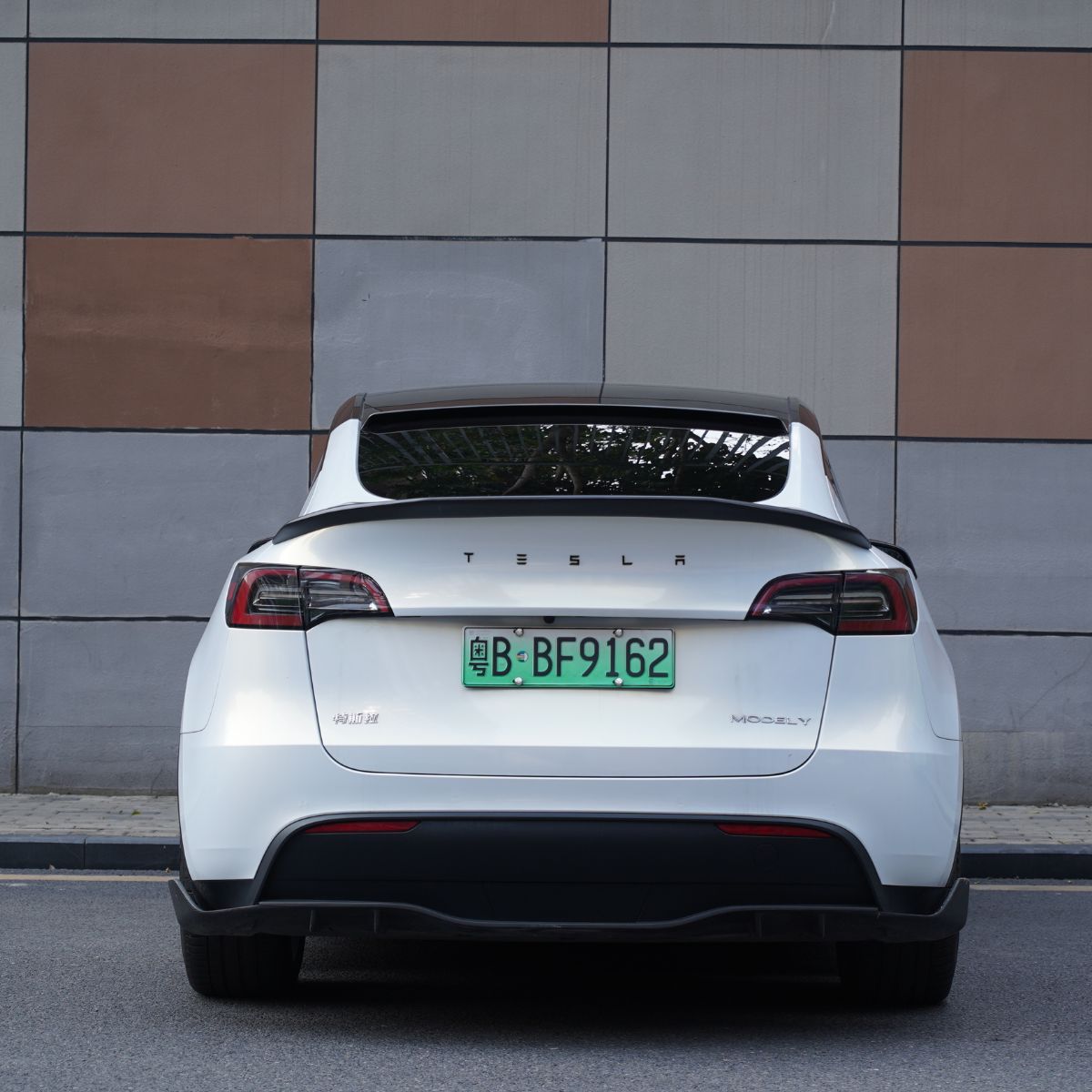 V-Style Carbon Fiber Spoiler for Model 3/Y