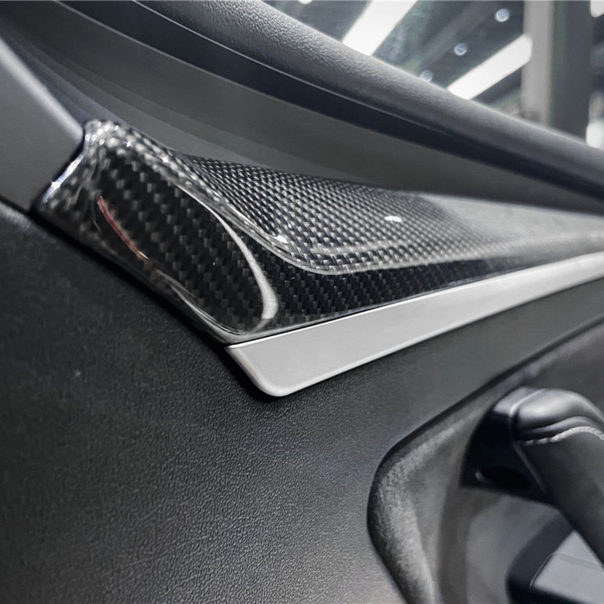 Repalcement Real Carbon Fiber Front Door Trim Panel for Tesla Model 3 / Y 2021-2023