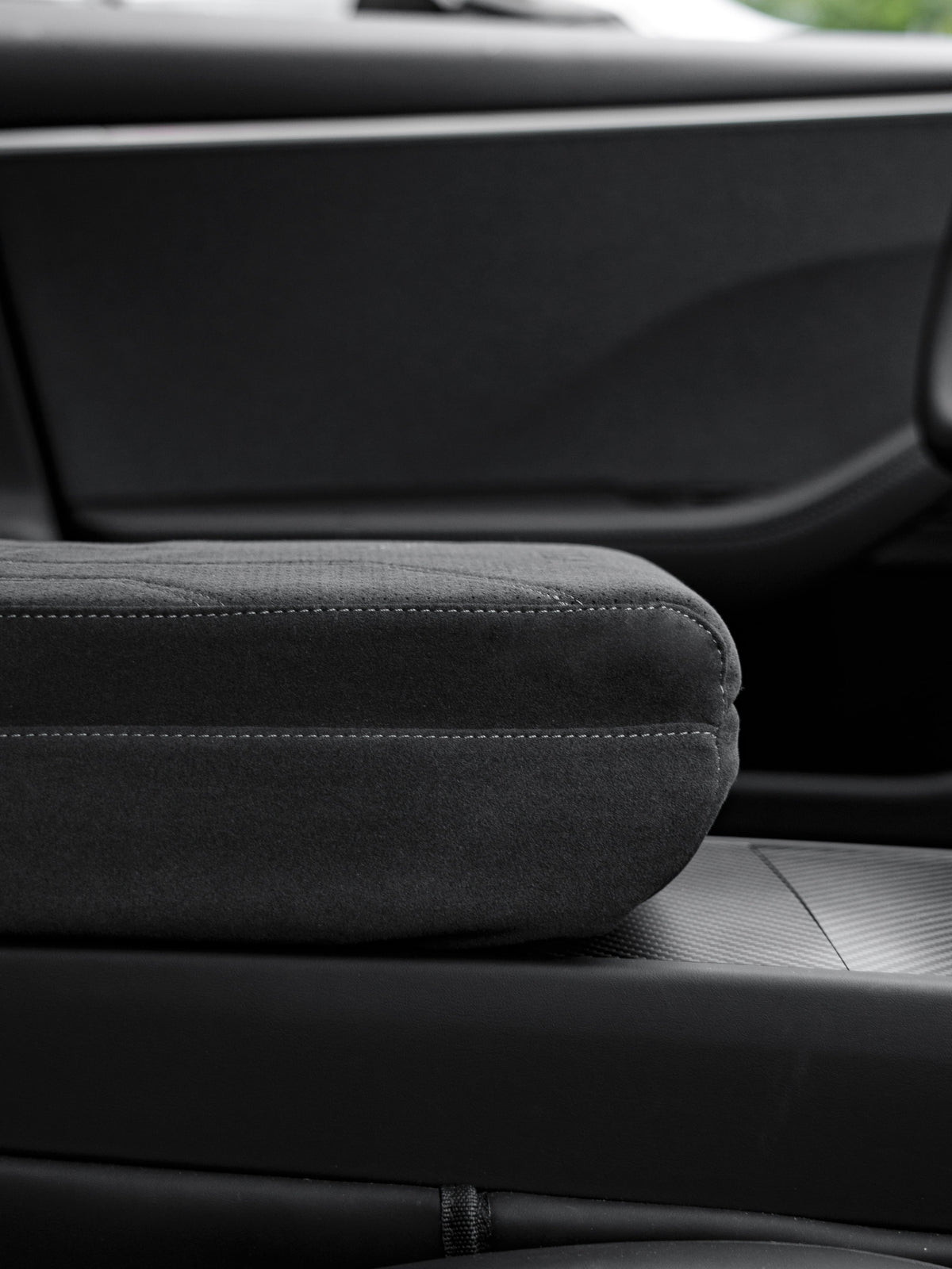 Suede Armrest Cover with Raised Pad & Tissue Box for Model Y Juniper & Model 3 Highland